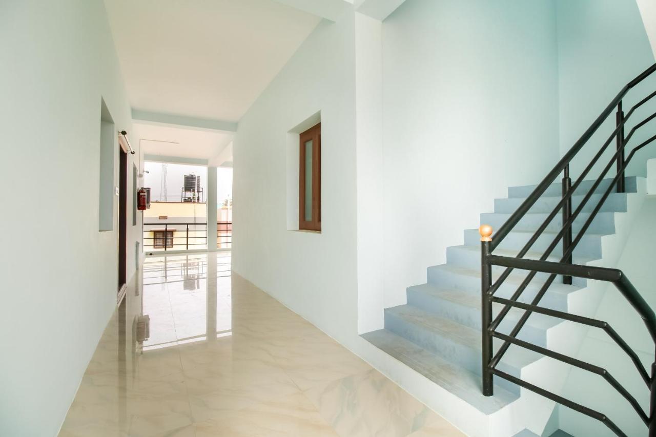 Oyo 71549 Shri Sai Apartments Mettuppālaiyam Zewnętrze zdjęcie